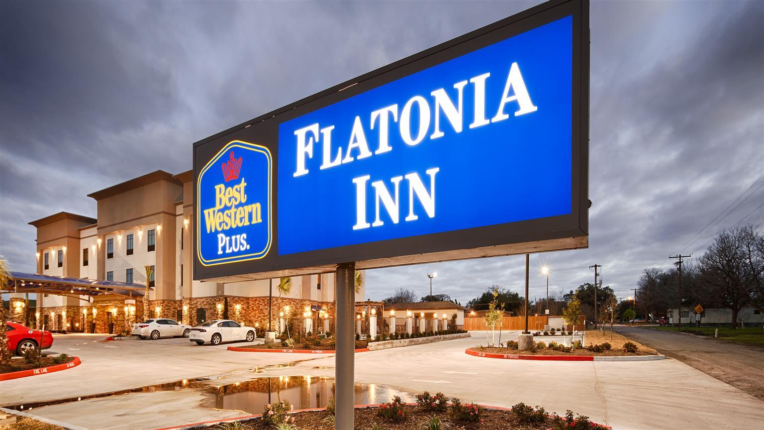 Best Western Plus Flatonia Inn Exterior foto